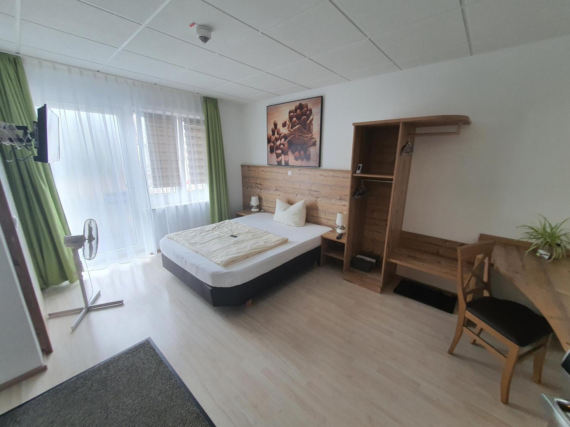 Fraenkischer Hof --- Hotel In Pegnitz --- Schlabecks Fraenkischer Hof Экстерьер фото